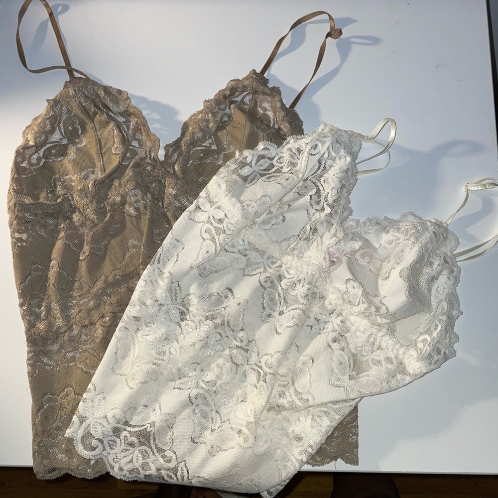 2 La vie en Rose Lace Tops